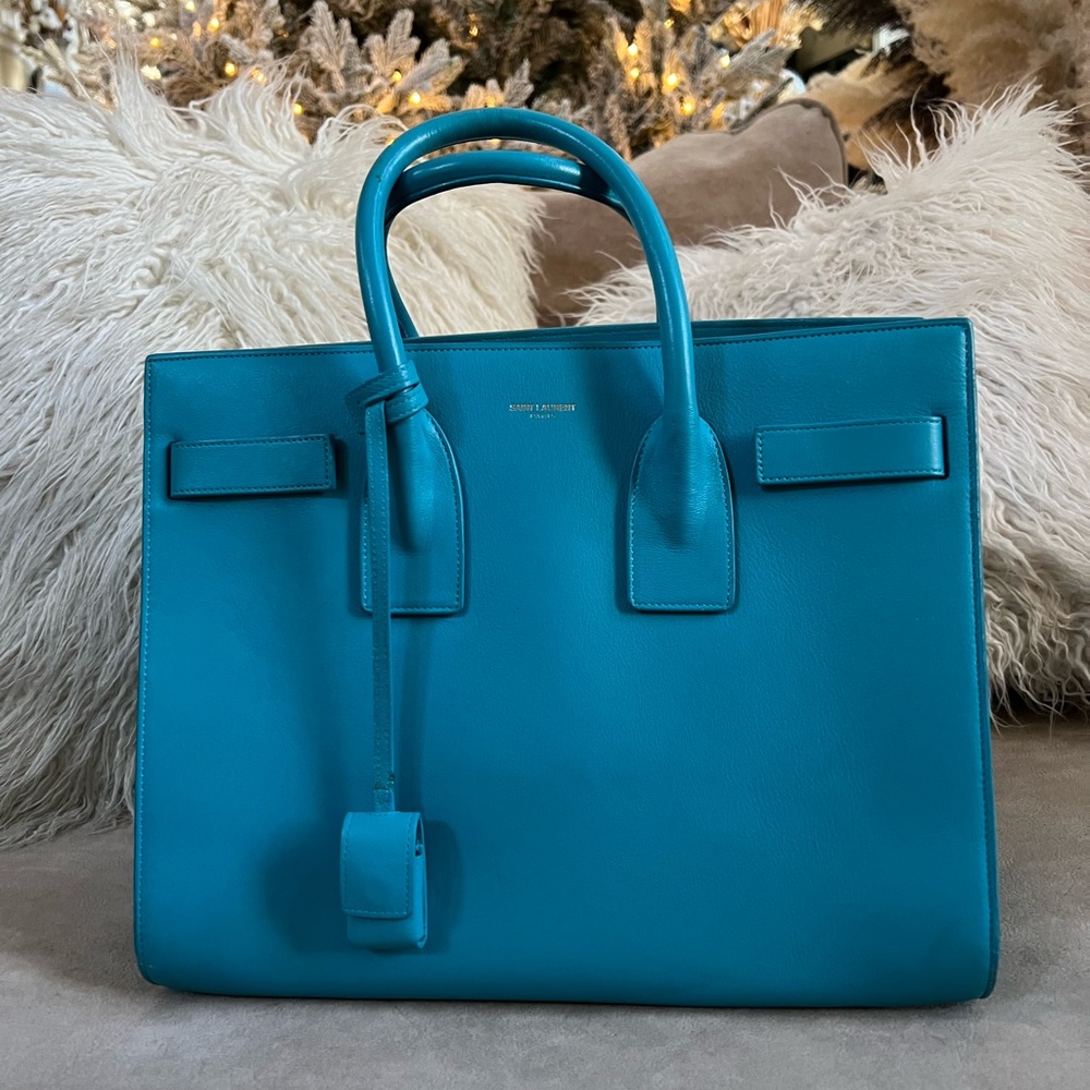 Saint Laurent Sac de Jour Medium handbag 👜